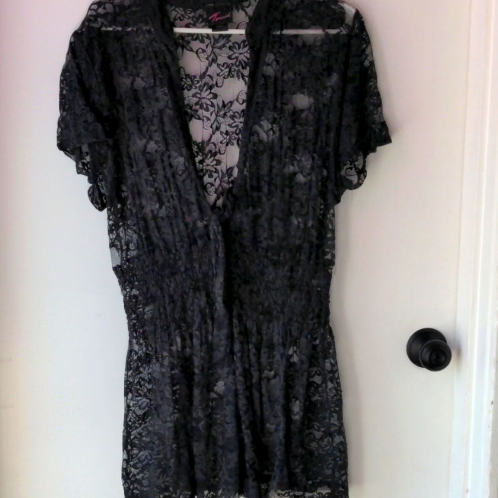 Long, lace, see through, vintage Torrid top